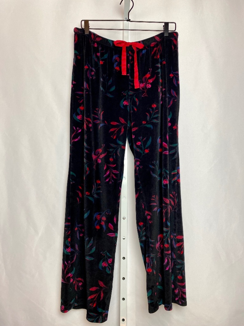 Stars Above Womenʻs Black Floral Velvet Style Lounge Pajama Pants L